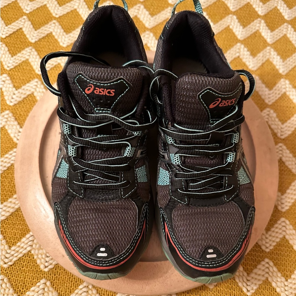 Women ASICS sneakers - Picture 2 of 3